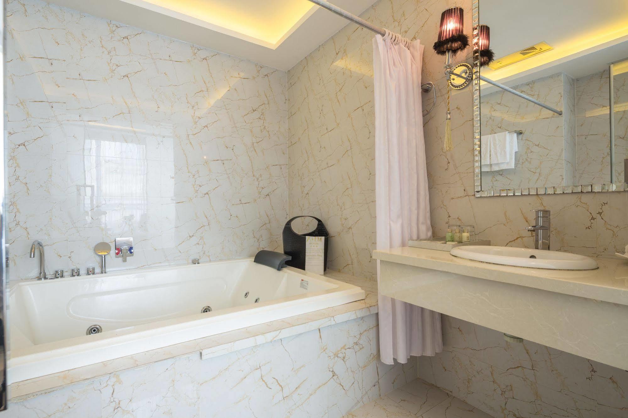 A&Em Hai Ba Trung Hotel Ho Chi Minh City Exterior photo
